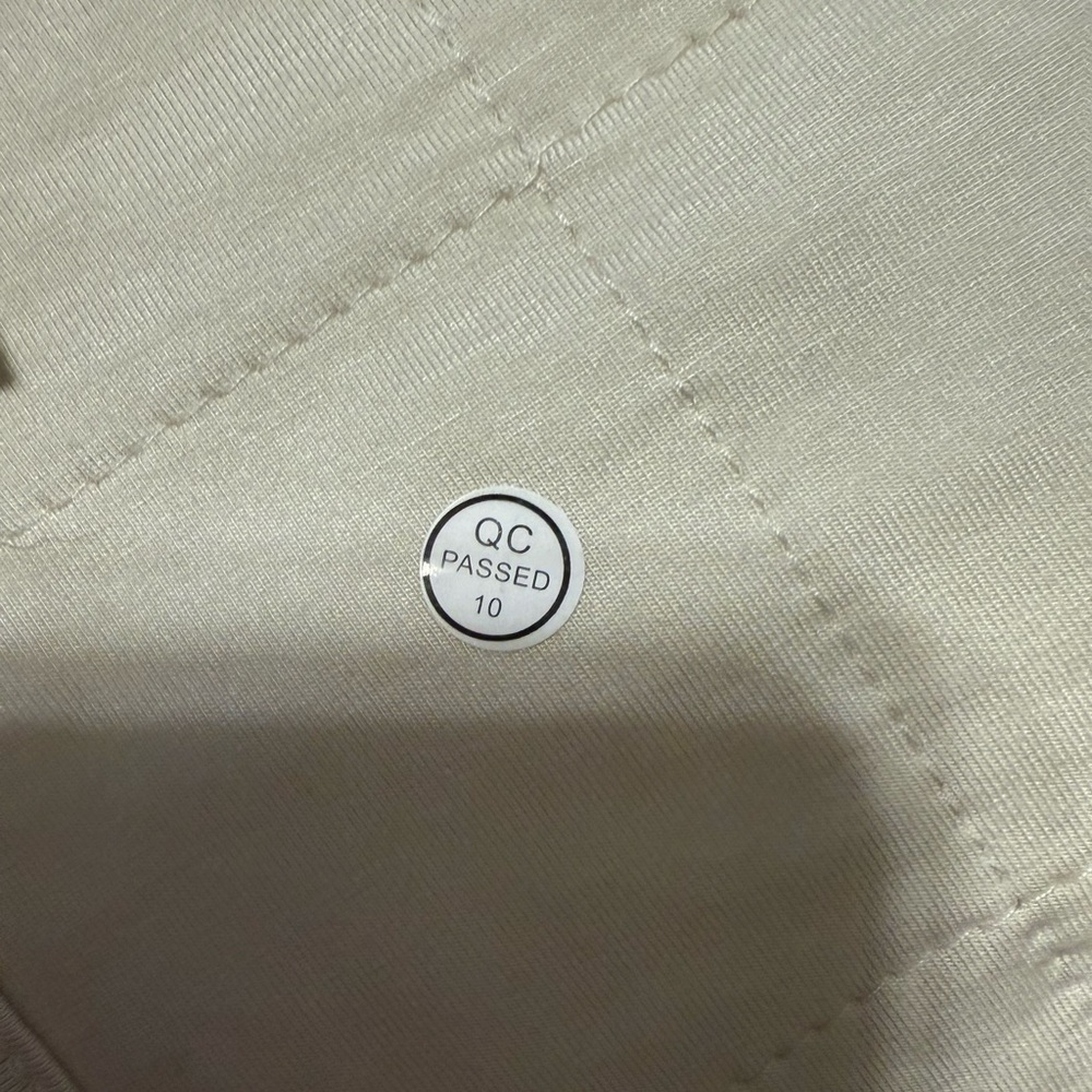 New Kyte Baby Lemon Bamboo Blanket! - Picture 3 of 3